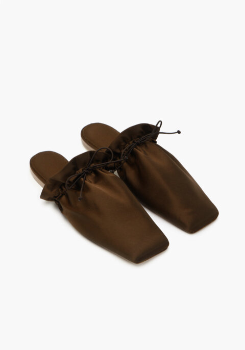 The Puff Slippers in Cognac Brown
