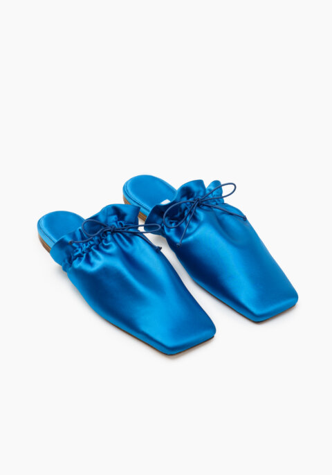 The Puff Slippers in Abyss Blue