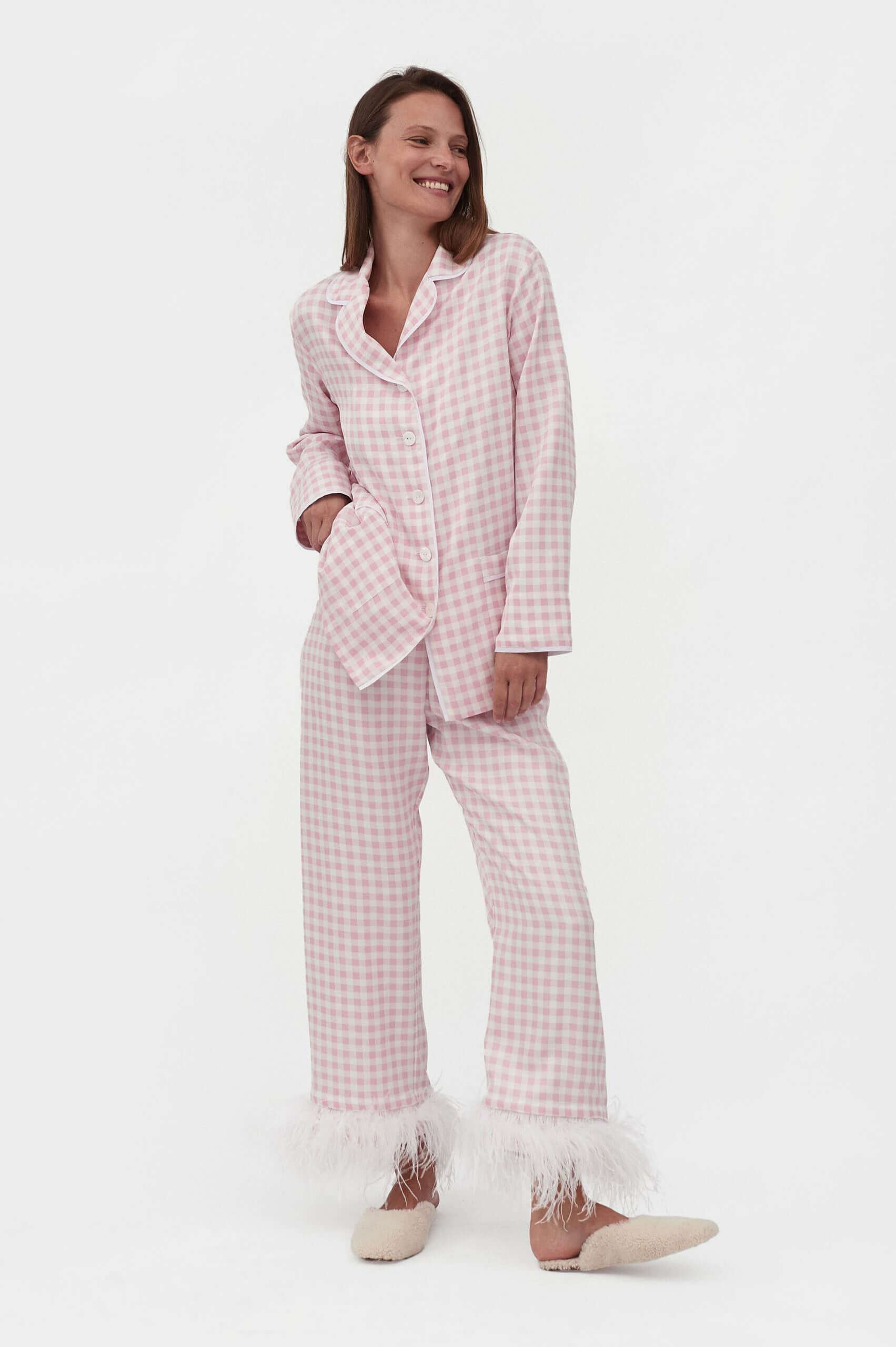 And Just Like That outfits | Sleeper's Party Pajama Pink Feathered set