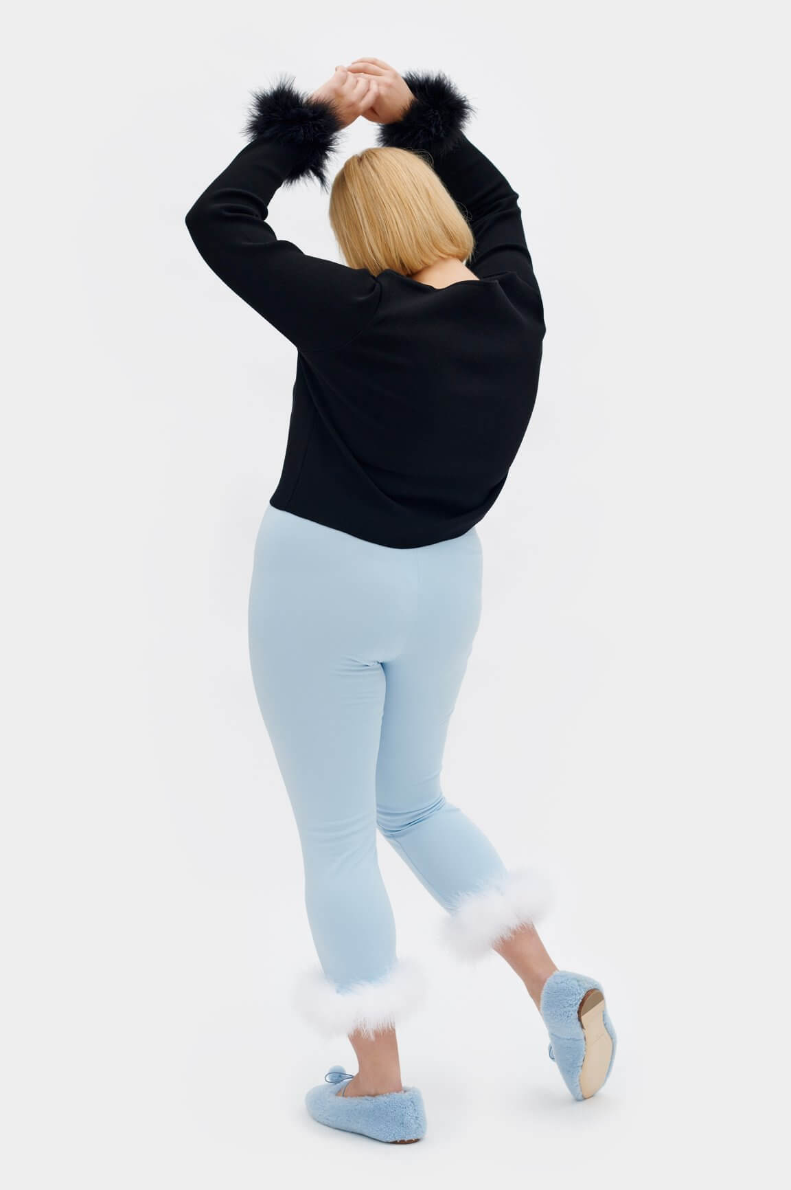 Cropped knitted cardigan 